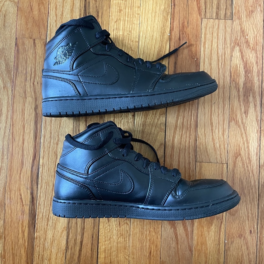 Black Air Jordan - Men Size: 10